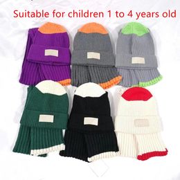 Conjunto de gorros y bufandas de invierno cálidos para niños, gorro y traje de bufanda, gorro de diseñador de moda adecuado para niños de 1 a 4 años