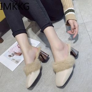 Femmes chaudes de lapin naturel Pantoufles de cheveux glisses de cheveux femelles à fourrure intérieure flipples moelleuses chaussures moelleuses ry