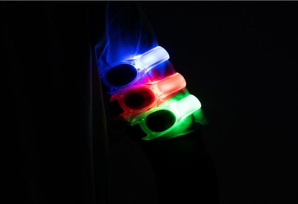 AVERTISSEMENT BRAUSE BOURSE STRAP SPORT JOGGING RUNAGNE CYCLING Sénalisation Bandes de sécurité extérieure Flashing LED Luminal Glare Glow Light Brand8522121