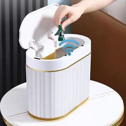 Afvalbakken 4L Automatische sensor Trash Can Desk Paper Basket luxe inductie Smart afval voor badkamer toilet waterdicht 230505