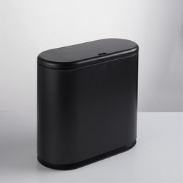 Poubelles Poubelle à couvercle ovale pour toilettes Poubelle de salle de bain nordique à contact étroit pour le stockage de bureau à domicile Cubo De Basura respectueux de l'environnement YH5LJT 230406