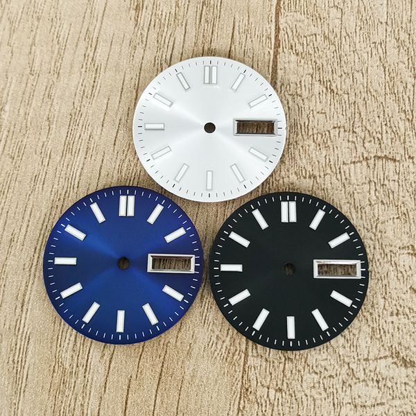 Accessoires de montre avec double calendrier et motif soleil sur le cadran avec clou vert et veilleuse adaptés au mouvement NH36 4R