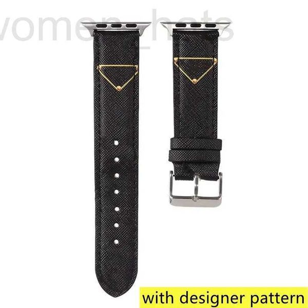 Bracelets de montre Designer de luxe Bracelets de montre de luxe Sangle P pour Apple WatBand 42 38 40 41 44 45 49 iwat8 7 6 5 4 3 2 Homme Femme Bracelets en cuir noir 2XAU