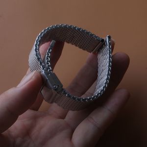 Watch Bands Watchband Bracelet Herenriem Mesh Roestvrij staal 18 mm 20mm 22 mm 24 mm Promotie Veiligheid Kleed Buckle Silver Bands 230811