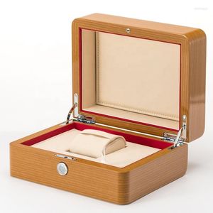 Mira las cajas Classic Brand Watches Box Square Wood Follet Etiquetas y papeles en inglés Cajas de pulsera de hombres internos originales originales