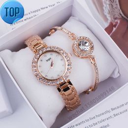 Horlogearmbandset voor cadeau met doos Nieuwe mode en luxe diamanten horloge- en armbanddameshorlogesets