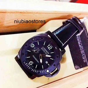 Bekijk Designer Mens Designer Watch Luxe horloges voor heren Mechanische mannen Fashion Leather Kalender Gentleman WVXJ