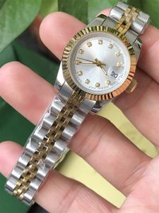Watch Designer Watches Women 904 Quartz en acier inoxydable SAPPHIRE Electronic Sapphire 28 mm Womens Watch