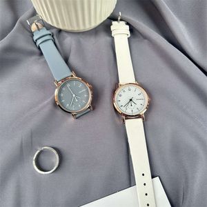 Kijk uit voor vrouwelijke studenten, rond, compact en minimalistisch, populair op internet, modieuze Instagram Style Belt Watch, Franse niche kleine wijzerplaat