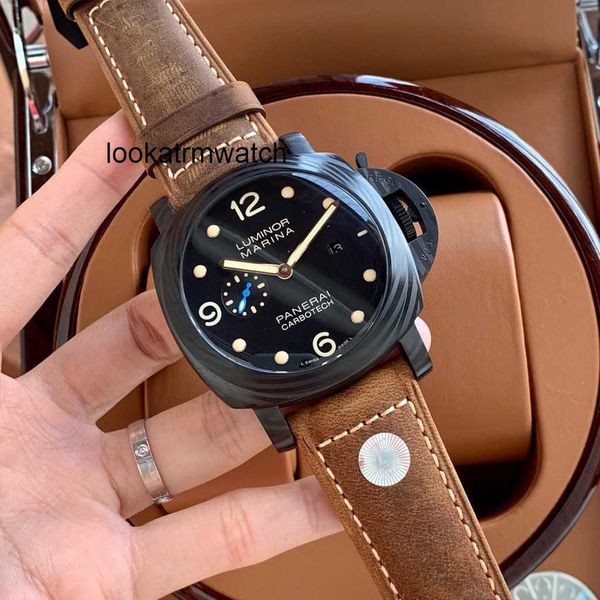 Regarder le luxe mécanique pour hommes en édition spéciale série Fibre Case Fashion Watch Brand Italie Sport Wrists Montre