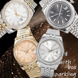 Bekijk luxe dames horloges diamantring dames kalender automatische klassieke stijl siliconen band saffier fluorescerende herenhorloge met doos