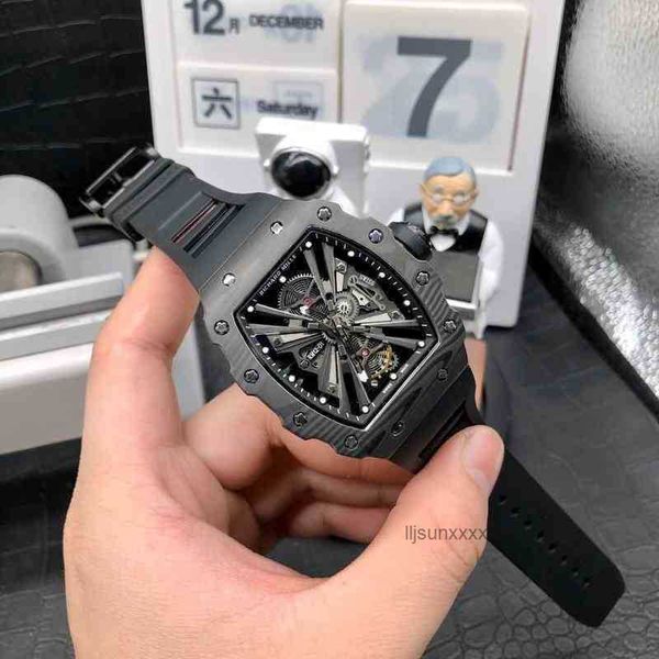 Mira diseñador de lujo para hombres Ratio de barril de vino barril de goma Carrera de acero inoxidable Reloj mecánico 2024 Venta caliente 7cx7