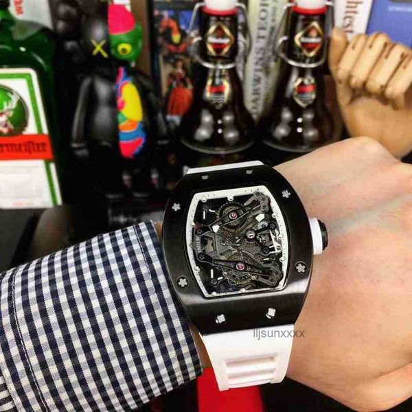 Mira diseñador de lujo para hombres Ratio de reloj de vino de barril de barril de goma de acero inoxidable Reloj mecánico 2024 Venta caliente 6Lem