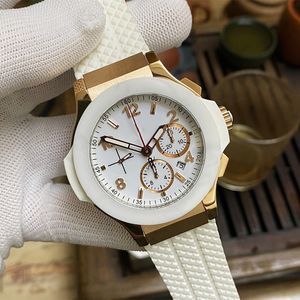 Horloge herenhorloge 45 mm quartz chronografisch uurwerk rubberen band Modehorloges Waterdicht ontwerp Polshorloge Montre de luxe