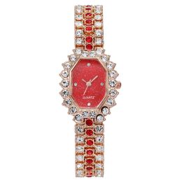 Horloge van vrouwen 9 kleuren Fabriek Ultra Dunne 28mm Rhombic Bezel Crystal Diamond Dial Quartz Movement Diamond Armband Strap Dames Mode Horloges