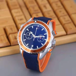 Bekijk Quartz Mens horloges 42 mm zilveren polsband waterdicht alle roestvrijstalen polsband modeontwerper polshorloge o18
