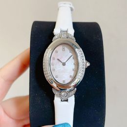 Bekijk vrouwen luxe horloges kwarts beweging lederen armband dame ontwerper hoogwaardige minnaars polshorloge diamant diamant rand 30 mm dames mini polswatch montre de luxe