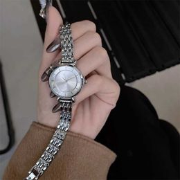 Reloj para mujer impermeable pequeño y de lujo auténtico simple 2024 nueva pulsera para estudiantes