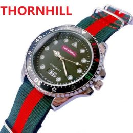 relojes 40 mm Auto Date Men Diseñador Diseñador Mira los regalos masculinos al por mayor Wallwatch Crime Premium Tendencia reloj Montre de Luxe Nylon Strap Q228a