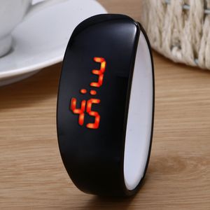Horloges voor dames Nieuw merk LED-horloge gecontracteerd mode digitaal 7 kleuren heren en dames sport siliconen quartz horloge