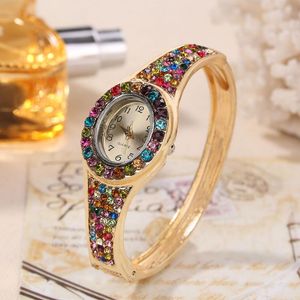 Horloges van hoge kwaliteit Horloges Luxe horloges Dameshorloge met kristalkwartsarmband