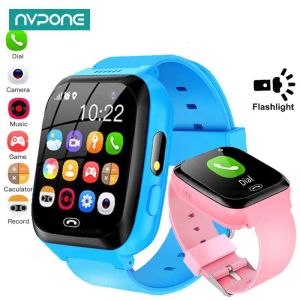 Regarde un nouveau jeu pour enfants Smart Watch Appeler l'appel de téléphone Musique Play Lampe de poche 6 Jeux avec 1 Go de carte SD Horloge Smartwatch pour les cadeaux pour garçons