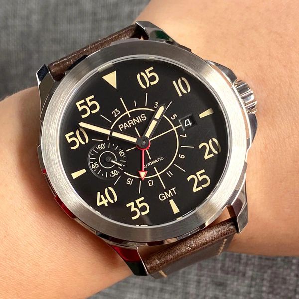 Montres Parnis GMT Pilot Vintage Automatic Watch For Men 316L Verre en cuir en cuir en acier inoxydable Back ST2557 Mouvement Sports Montres