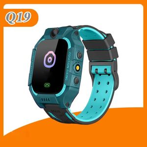 Horloges Q19 Smart Watch Horloge Sos Camera Baby Lbs Positie Lacation Tracker Smart Kids Voice Chat Zaklamp Kinderen