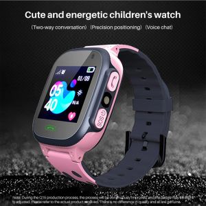 Montres S1 2G Kids Smart Watch Phone Game Voice Chat Sos lbs LBS Location vocal chat appelez les enfants Smartwatch pour les enfants