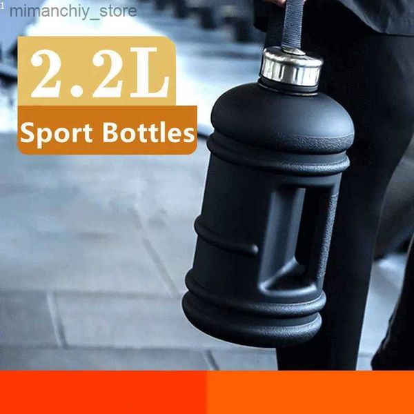 Water Bottle 2200Ml Portab Sports Botts en plein air grande capacité en plastique voyage tasse d'eau froide Fitness Gym protéine Shaker Sport Bott Q231122