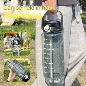 Waterflessen 1,5/2 liter sportstro -fles met tijdschaal plastic zomerkoud sap cup grote capaciteit draagbare reizen