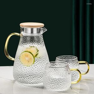 Bouteilles d'eau 1800 ml Pichet en verre de cruche résistante à la chaleur avec couvercle en acier inoxydable et en bois et coulé à couler au service de la carafe pour les boissons froides