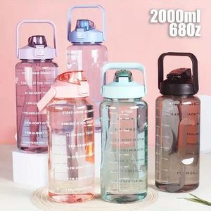 Waterflessen 1 pc 2000 ml/67,62 oz plastic beker draagbare grote capaciteit lekkendichte fles voor mannen vrouwen studenten buitensport