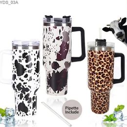 Bouteilles d'eau Gobelet isolé à imprimé de vache de 40 oz avec couvercle et pailleTumbler à café en acier inoxydable avec poignéeDouble tasse anti-fuite sous vide YQ240222