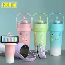 Bouteilles d'eau 1pc Capacité ultra-large Masse thermique jumbo 40oz Handle de voiture Keep Cold Straw Couple Gift Mugs Bottle