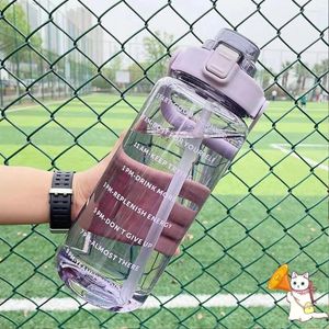 Waterflessen 2000 ml Super grote capaciteit fles met stromingsmarker buiten herbruikbare plastic draagbare transparante sportfitnessbeker
