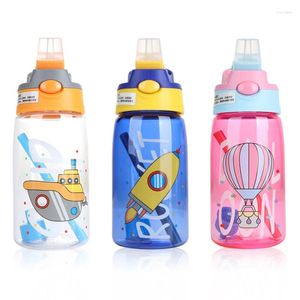 Bouteilles d'eau 2023 480 ml tasse en plastique dessin animé enfants paille avec sangle étanche extérieur Portable mignon bouteille