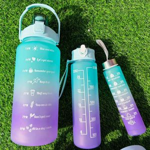 Waterflessen 2l 3-delige set met tijd Gradueer Space Cup Gradiënt Hoge capaciteit Portable Plastic Cups Outdoor Travel Gym