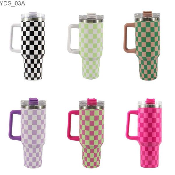 Bouteilles d'eau Tasse en acier inoxydable de 40 oz Tasse à café de 1200 ml Tasses automatiques de voiture de voyage thermique Thermos Tumbler avec poignée Échiquier Checker Fashion YQ240221