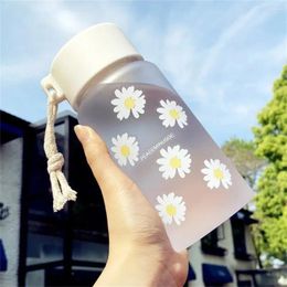 Waterflessen 500 ml plastic beker Clear Flower theekop draagbare buitencontainer Student Travel Sports Touw Teldrinkware Tools