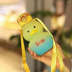 Bouteilles d'eau 600 ml bouteille mignonne petit canard kawaii fille avec paille tasse en plastique grande capacité sans BPA