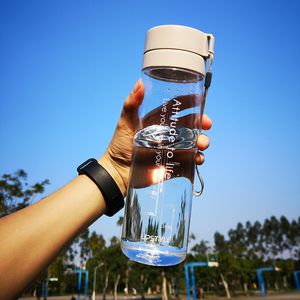 Bouteilles d'eau 600ml Sports Water Cup Clear Plastic Space Cup Water Bottle Summer Portable Simple for Men and Women 230428