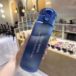 Bouteilles d'eau 780 ml de bouteille sport extérieur shaker portable avec lonyard mignonne tasse pressée couverture ouverte à l'épreuve des fuites