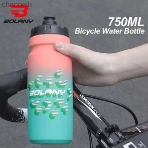 Bouteilles d'eau BOLANY vélo vélo bouteille d'eau vélo dégradé couleur plastique bouteille de sport 750ML Portable bouilloire VTT fournitures yq240320
