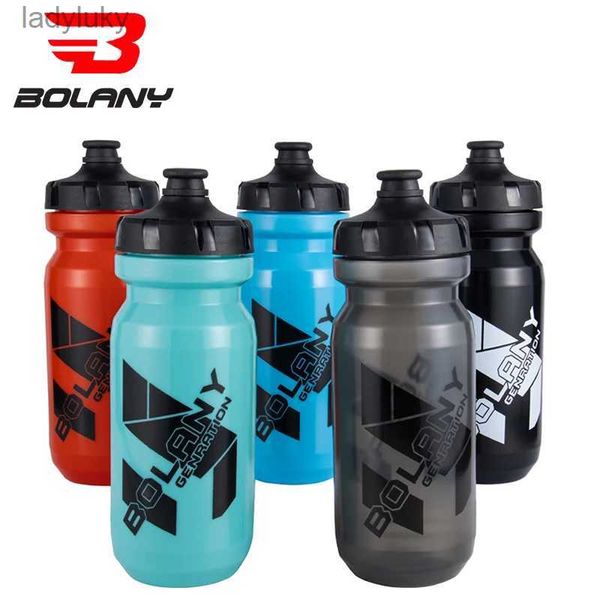 Bouteilles d'eau Cages Bouteille d'eau de vélo 610 ML/550 ML PP5 léger Sports de plein air tasse Portable bouilloire de cyclisme accessoires de vélo de route de montagne L240124