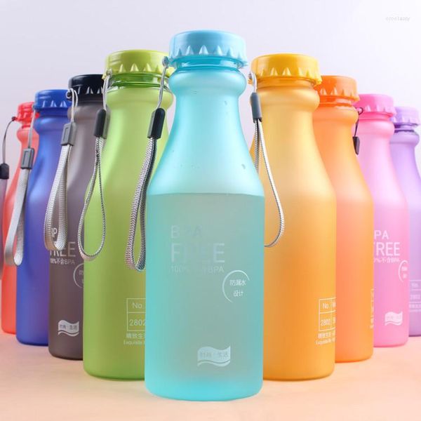 Bouteilles d'eau couleur bonbon, bouteille de soda incassable en plastique givré scellé, vente en gros, tasse de sport Portable 550ml