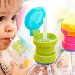 Bouteilles d'eau enfants torsion de capuchon de capuchon bouteille d'épreuve de déversement avec de la paille pour la boisson en toute sécurité