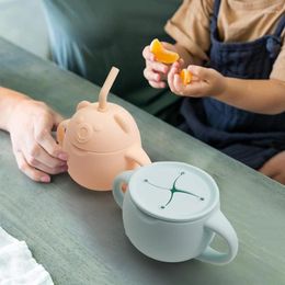 Bouteilles d'eau en Silicone de qualité alimentaire, tasse à boisson d'apprentissage pour bébé, collation Anti-chute pour enfants, paille 2 en 1