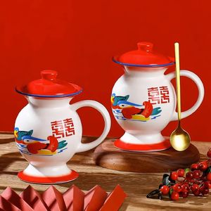 Bouteilles d'eau GIANXI rétro chinois en céramique crachoir tasse Double bonheur Mandarin canard tasses avec couvercle cadeaux de mariage nostalgique tasse Drinkware 231205