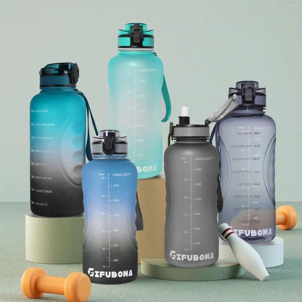 Bouteilles d'eau demi-gallon Bouteille 2000 ml grande capacité motivationnelle BPA sans fuite de couvercle de couvercle avec marqueur temporel sport extérieur